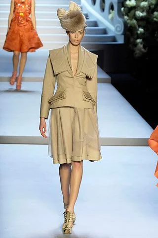 Look 25
